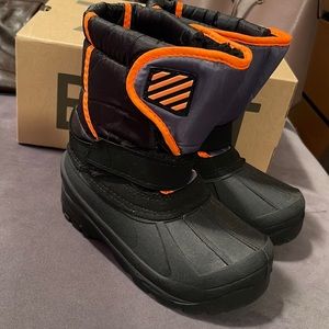 Kids snow boots sz.1